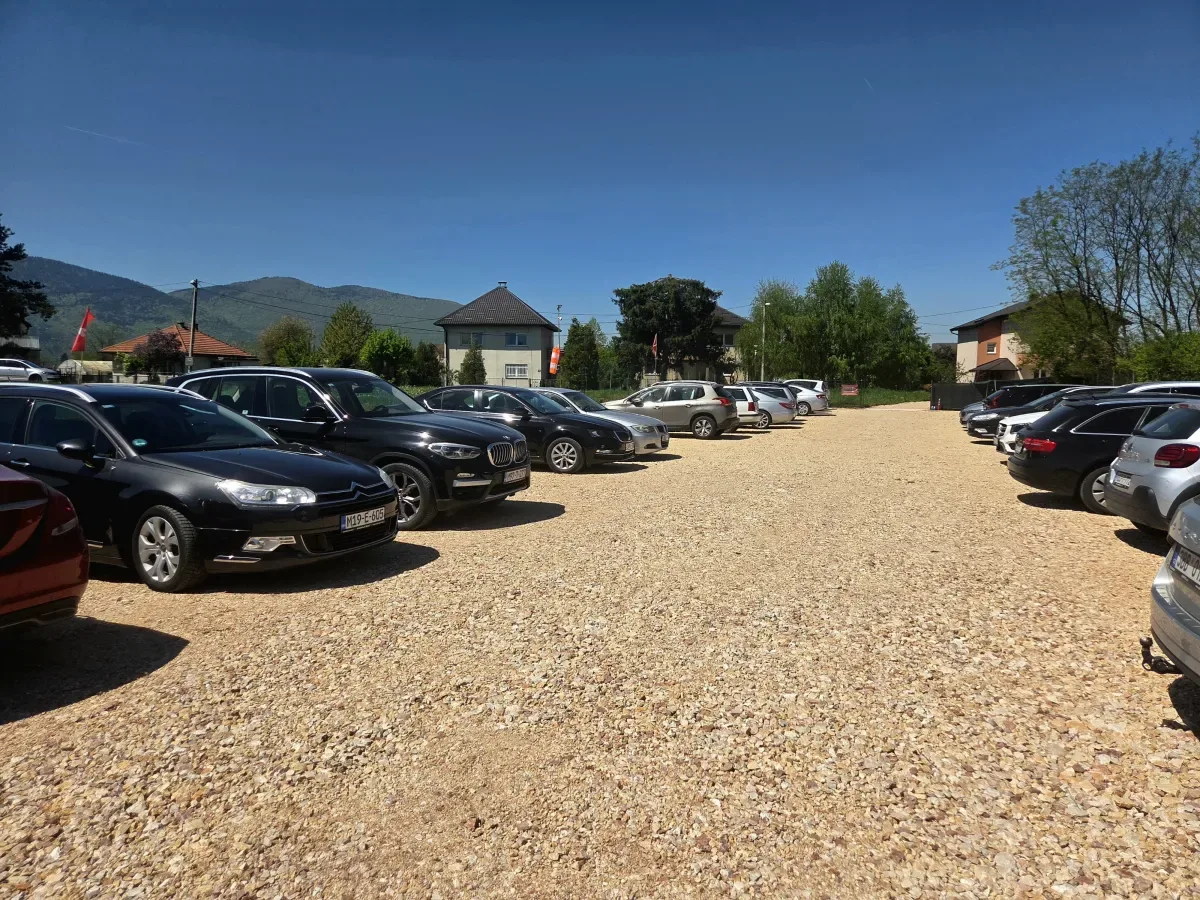 ZONA parking aerodrom Sarajevo thumbnail 2