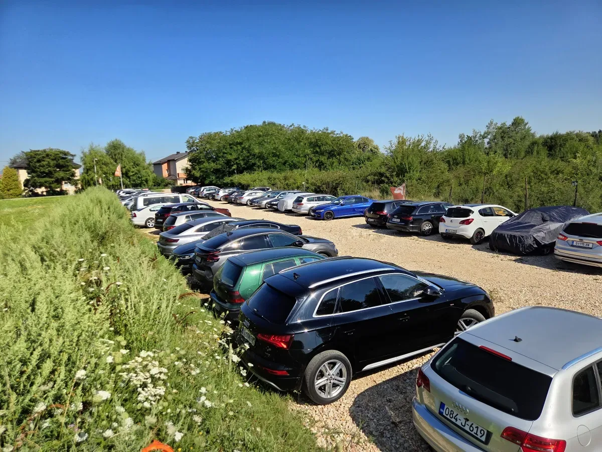 ZONA parking aerodrom Sarajevo thumbnail 5