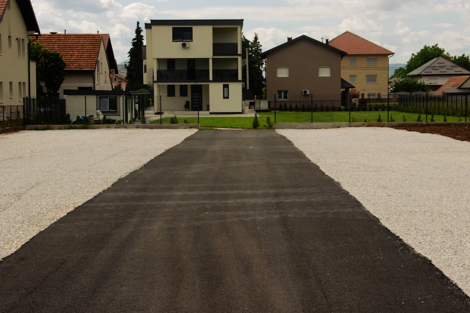 Prorent parking thumbnail 2